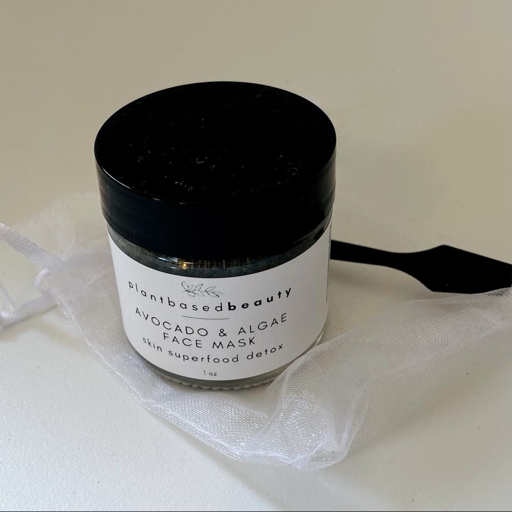 NWT Avocado & Algae face mask by plant based beauty